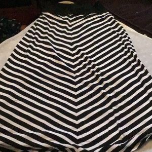 Maxi skirt- black and white stripped #030